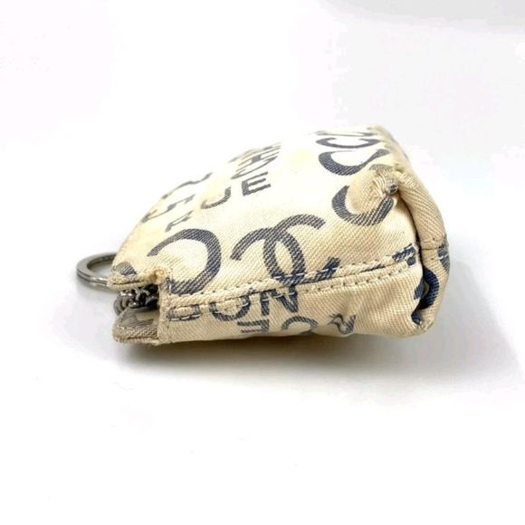 Chanel Pouch Chanel CANVAS CHANEL LOGO WHITE SILVER AUTHENTIC. - Picture 6 of 11